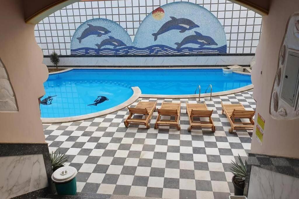 Charming Crib Pool Gym Apartment *