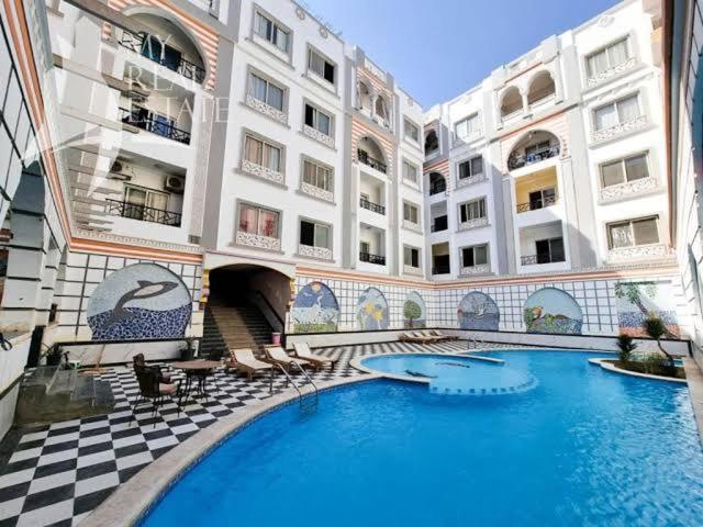 Charming Crib Pool Gym Apartment *